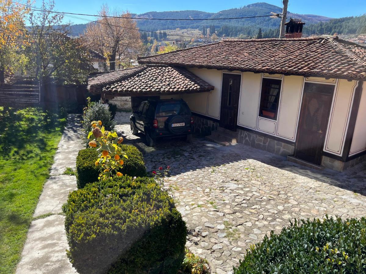 Guest House Lina Koprivshtitsa Bagian luar foto