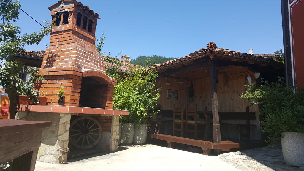 Guest House Lina Koprivshtitsa Bagian luar foto