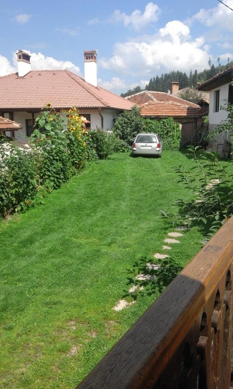 Guest House Lina Koprivshtitsa Bagian luar foto